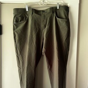 Like new Public Rec men’s.  very uncomfortable, stylish and versatil